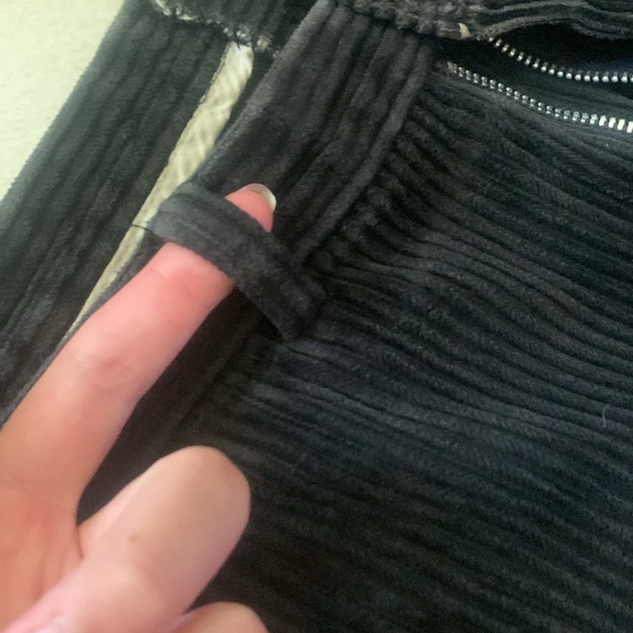 Men’s corduroy black pants with button, zipper, and pockets. - Picture 6 of 11